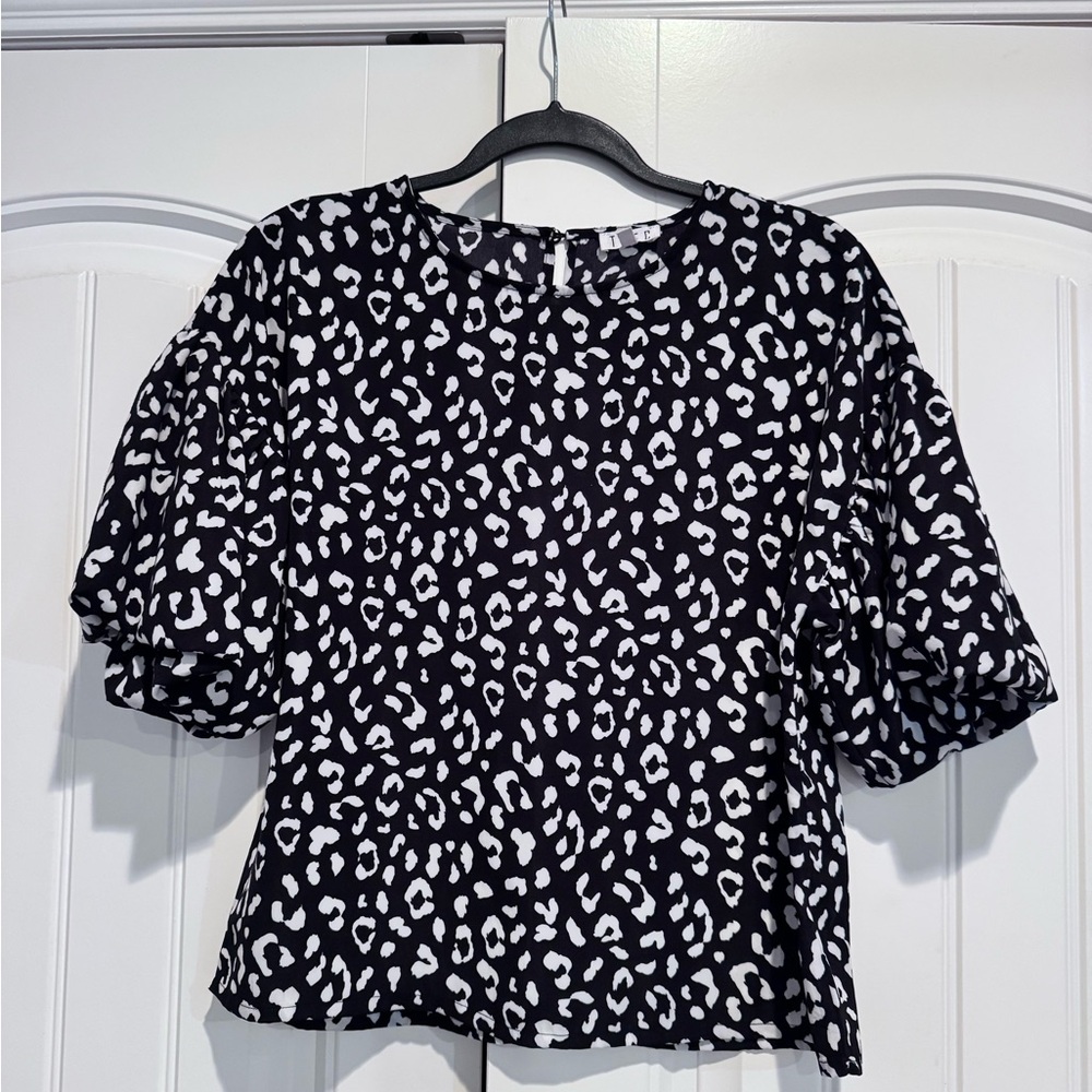 TCEC Black and White Leopard Print Blouse